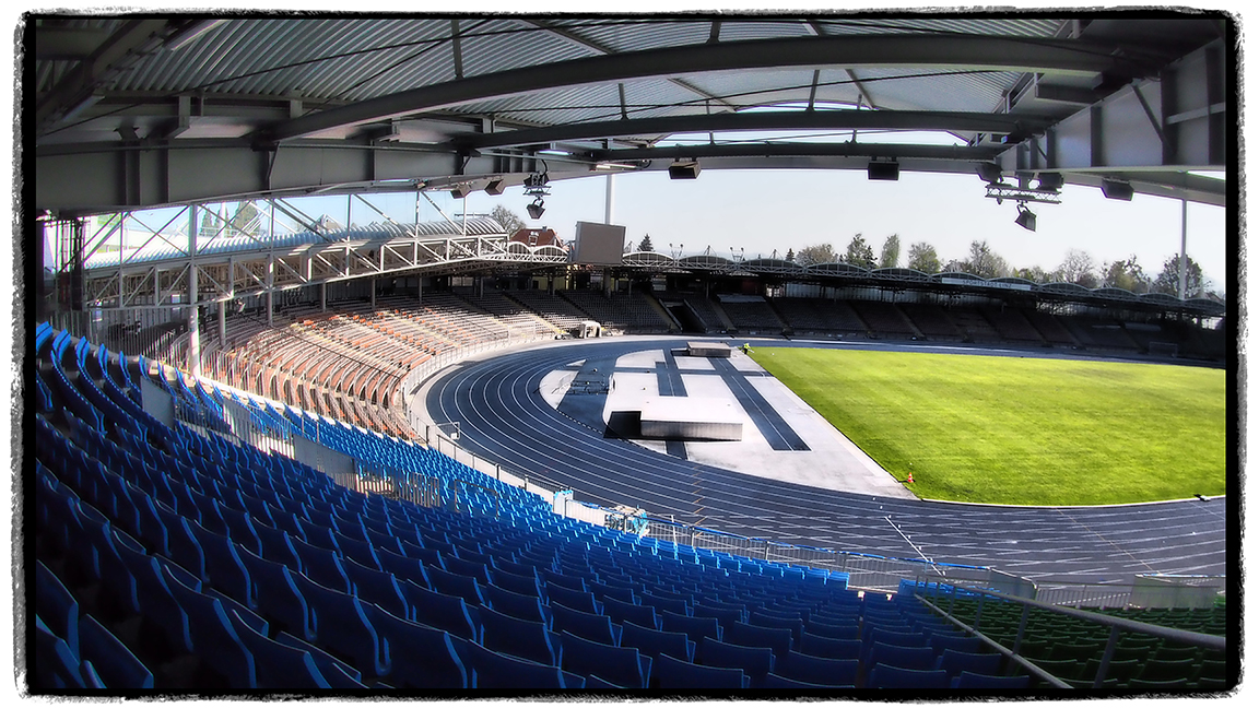 Стадион кузина. Стадион Металлист Ижевск. Пройссен Берлин стадион. Стадион ￼ Айнтрахт-Штадион Брауншвейг.